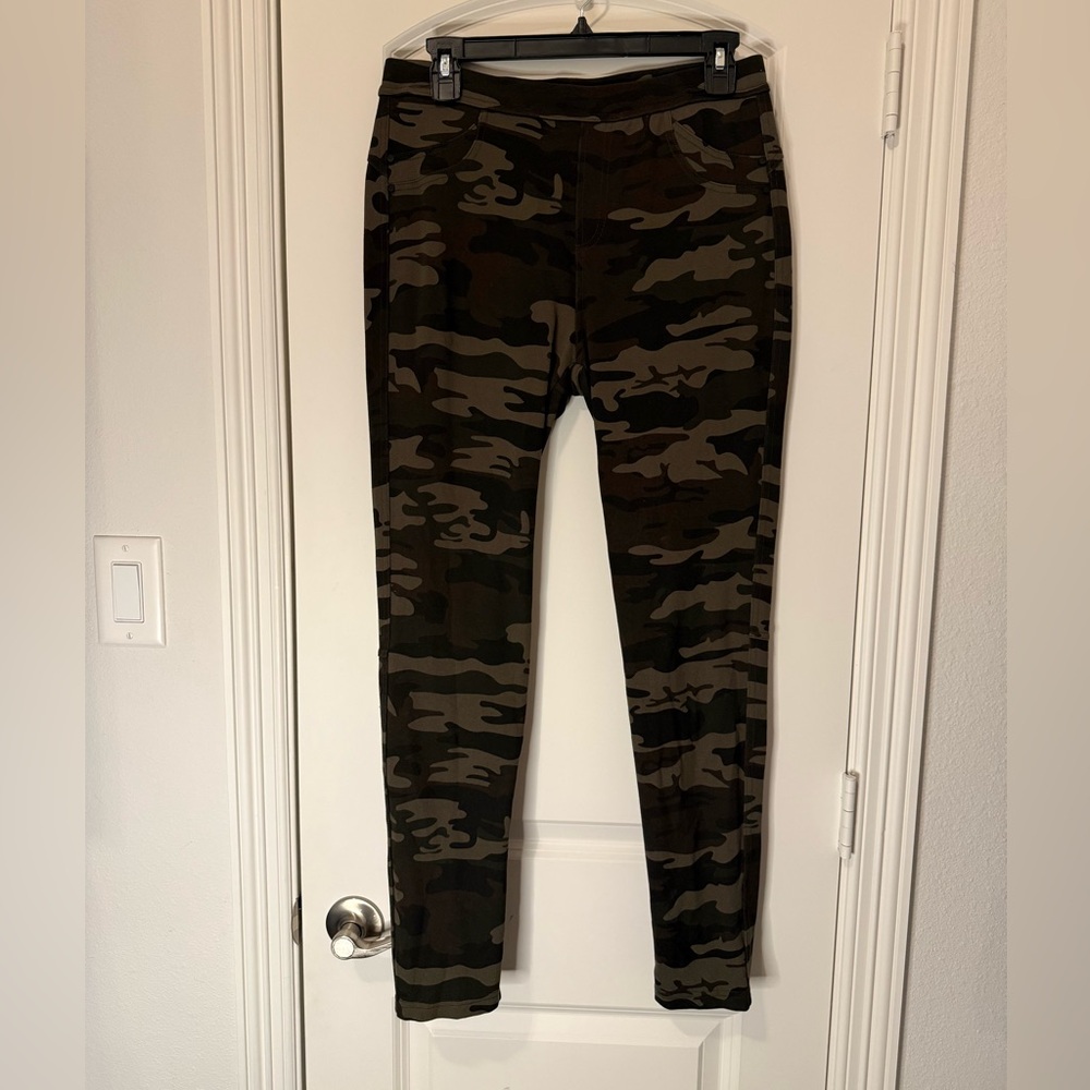 SANCTUARY | L | x Anthropologie Grease Olive Camo Stretch Leggings - Picture 3 of 13